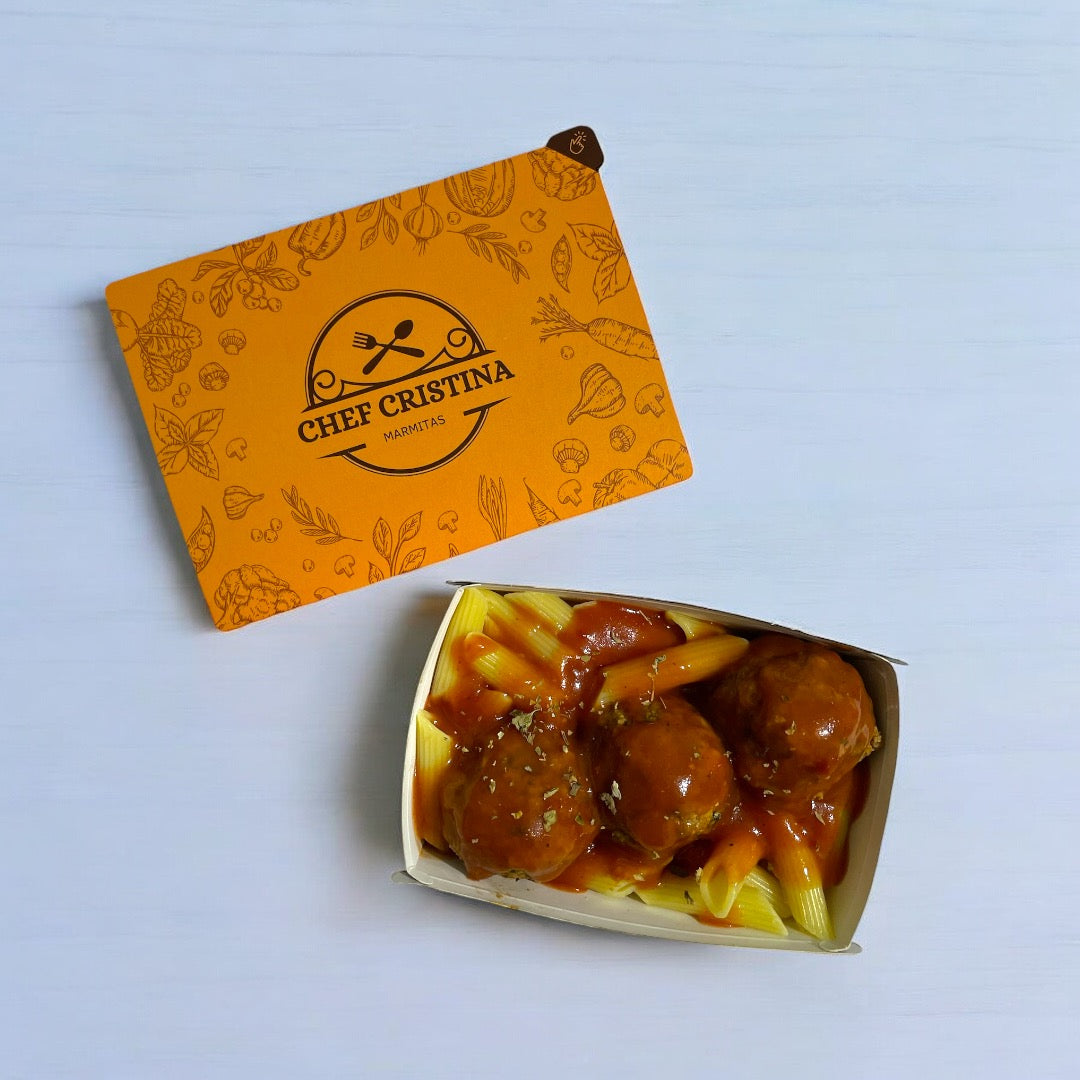 Almôndega de carne com macarrão Penne