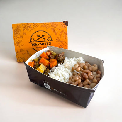 Carne moída com arroz e feijão